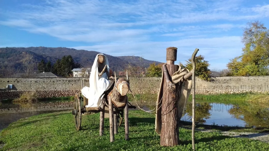 Domenica 15 dicembre alle 14.30  nel parco dell'ex convento dei Cappuccini si apririrà al pubblico  il presepe con personaggi in legno ad altezza naturale