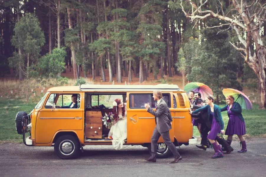Un matrimonio stile hippie, da internet