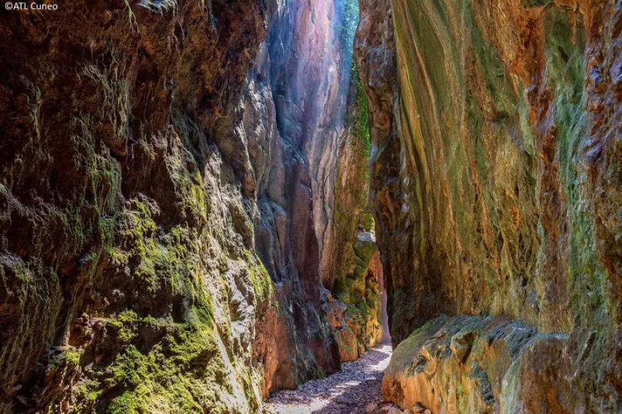 Escursione alla cave di alabastro