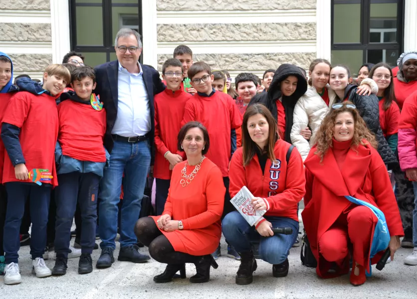 Flash mob #100donnevestitedirosso