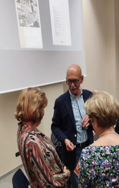 Il neo sindaco Ezio Donadio ha accolto le protagoniste dell’incontro Beppa Finzi, nipote di Barenghi, e   Giovanni Liva, storico ed archivista