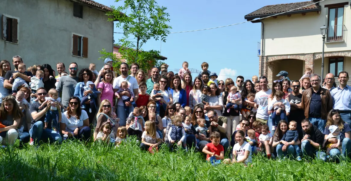 Sabato scorso, 27 maggio,  i genitori e i famigliari dei piccoli buschesi nati nel 2022 hanno partecipato con il Sindaco e gli amministratori comunali alla piantumazione nel parco del fluviale del Maira dell'albero della leva 2022