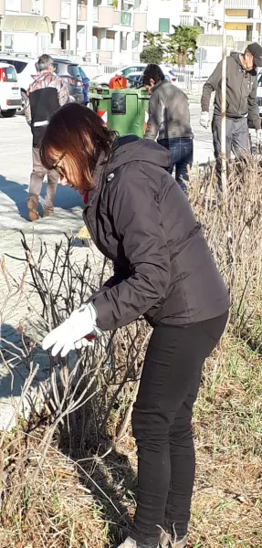 Tante ore di lavoro dei volontari per la cura del Giardino dell'infinito