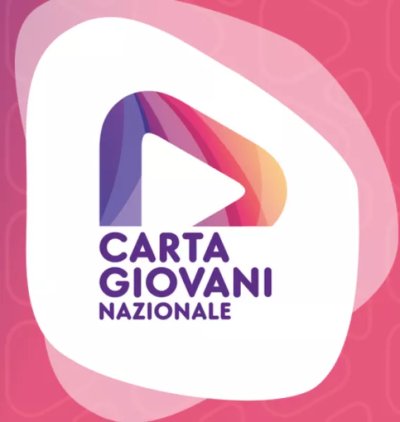 La Carta Giovani Nazionale consente di ottenere agevolazioni per accedere a beni e servizi di carattere culturale, sportivo e legato al benessere