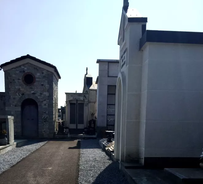 Completata la sistemazione dei vialetti del cimitero