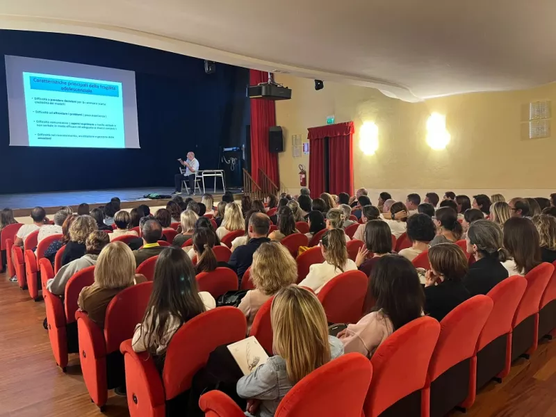 Il pubblico alla conferenza di ieri sera al Teatro Civico