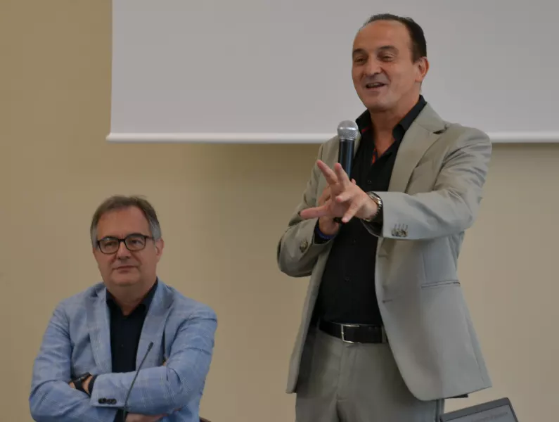 Questa mattina nello Spazio Incontri in piazza Santa Maria il sindaco, Marco Gallo e gli amministratori comunali hanno ospitato la presentazione delle Strategie Urbane d'Area (Sua) della Regione Piemonte da parte del presidente Alberto Cirio 