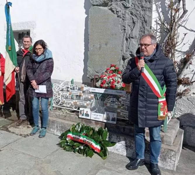 Il sindaco Marco Gallo alla commmemorazione di ieri a Valmala