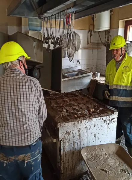 Dodici volontari della Protezione civile di Busca per tre giorni in soccorso alla popolazione duramente colpita dall'alluvione