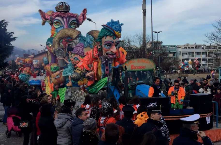 Domenica 29 gennaio la prima sfilata dei carri allegorici della provincia di Cuneo sarà a Busca