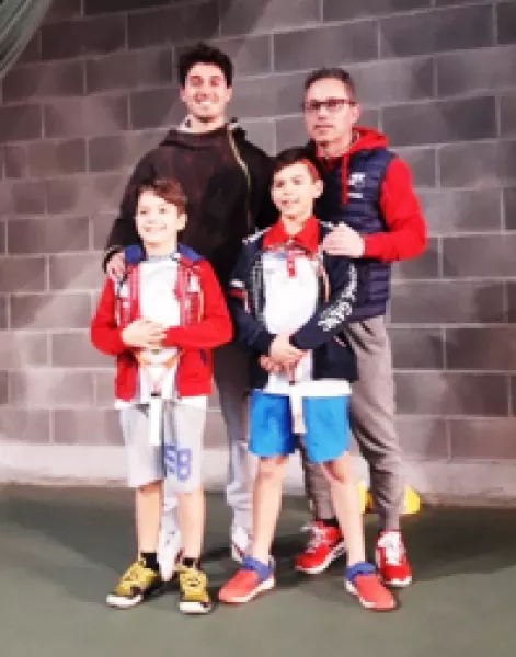 Tommaso Moi e Matteo Bernardi con i loro maestri di tennis Stefano Durando e Davide Lingua 