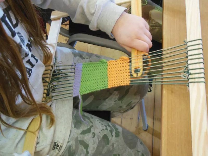 Laboratorio esperienziale per bambini e genitori alla scoperta della tecnica e della pratica della tessitura