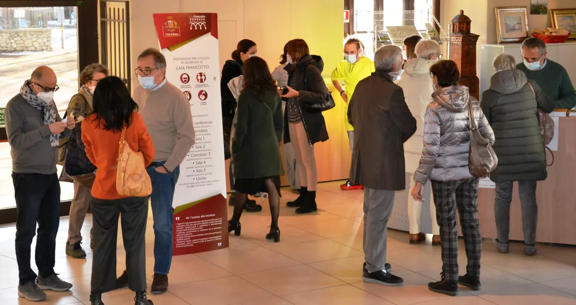 Visita guidata alla mostra e spettacoli di musica, canto e lettura al Teatro Civico