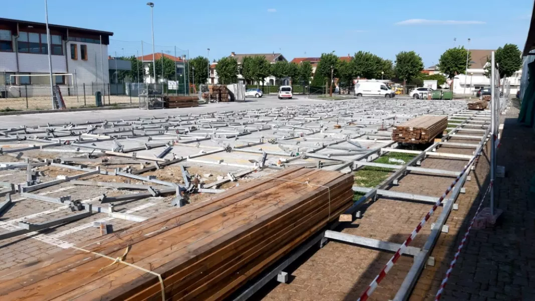 In piazza Grande Torino avviato l'allestimento delle aule provvisorie