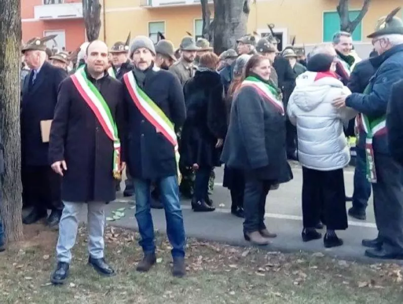 Diego Bressi, a sinistra, con il sindaco di Canosio Roberto Colombero