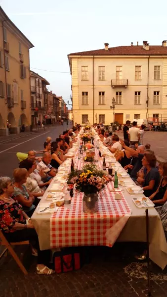 Tavoli, sedie e gazebo per manifestazioni pubbliche  sono a disposizione di tutte le associazioni che ne facciano richiesta