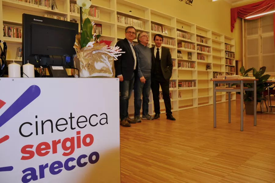 La cineteca personale del critico e saggista Sergio Arecco è stata donata al circolo culturale buschese che, insieme al Comune, ha allestito in una degna collocazione il grande e prezioso archivio della storia del cinema ora a disposizione di tutti i cultori