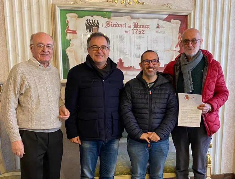 Questa mattina nel palazzo comunale  è stato rinnovato il protocollo d’intesa, alla presenza sindaco, Marco Gallo,  e del dirigente scolastico, Davide Martini, con i rappresentanti della condotta Slow Food Fossano, Beppe Calvo e Franco Morra