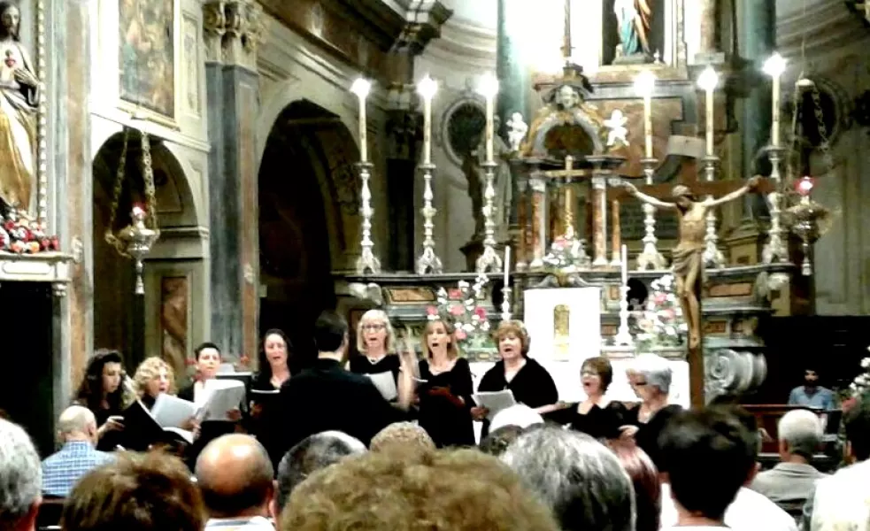 ll coro del laboratorio di musica corale diretto da Daniele Bouchard, durante il concerto di ieri sera