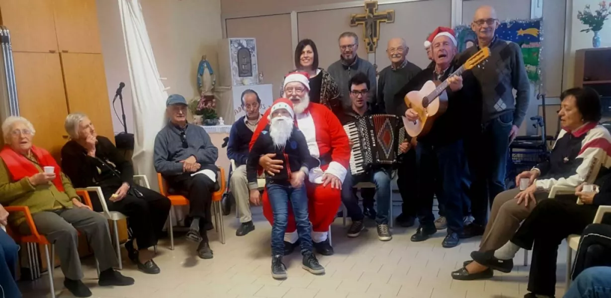 Babbo Natale e musica dal vivo