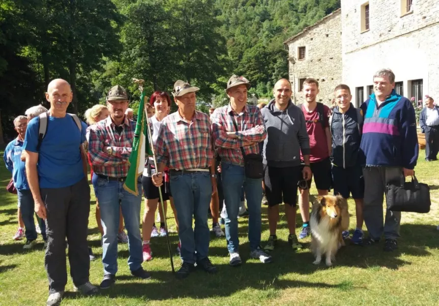 Gli Alpini a Valmala con alcuni amministratori comunali