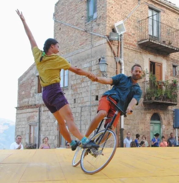 Venerdì 22 luglio in piazza della Rossa lo spettacolo “Happiness”