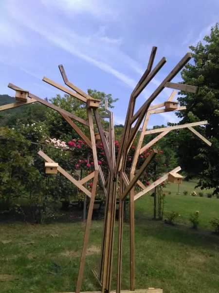 La nuova installazione nel Giardino dei Sensi di Villa Ferrero