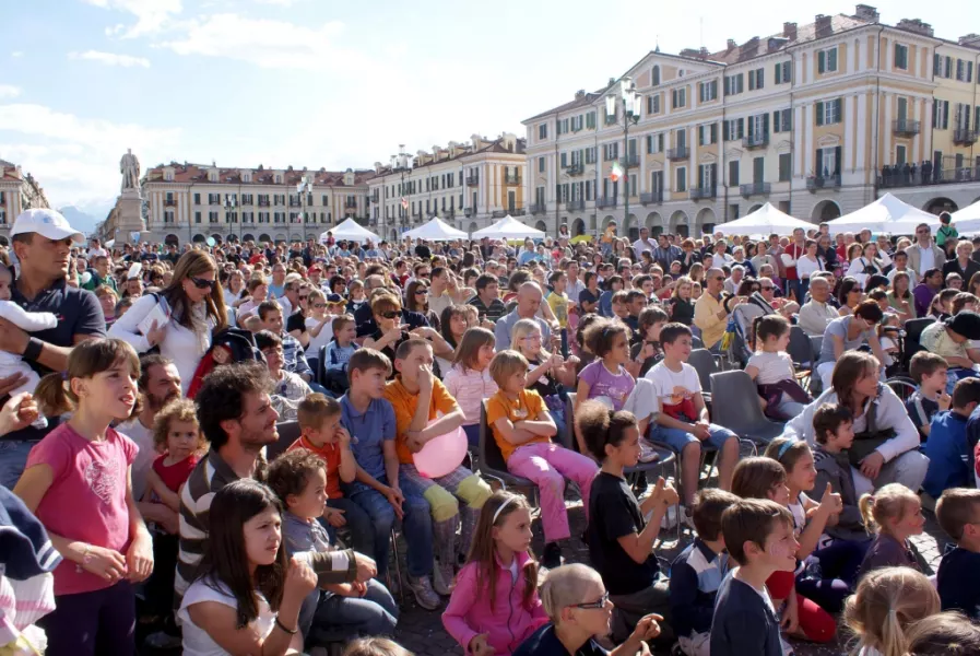 Dal primo maggio al 23 giugno Famiglia sei Granda