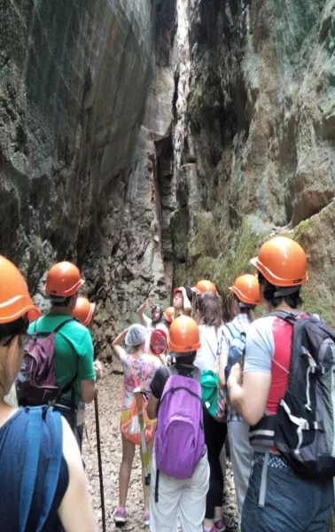 Le suggestive cave dell'alabastro rosa di Busca si trovano sulla collina di Santo Stefano