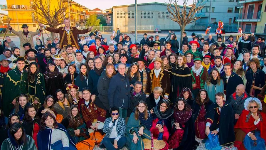 Ieri grande sfilata dei carri allegorici in città per il “63° Carlevè ‘d Busca 1.0 Gran baldoria a la cà ‘d Micon  e Miconetta” 