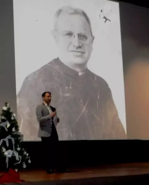 Risale  all'8 dicembre 1957 l'apertura al pubblico della sala parrocchiale, fortemente voluta dall'allora curato don Chiaffredo Perano, nella foto alle spalle di Mattia Bertaina, presidente del cineclub che gestisce oggi la sala