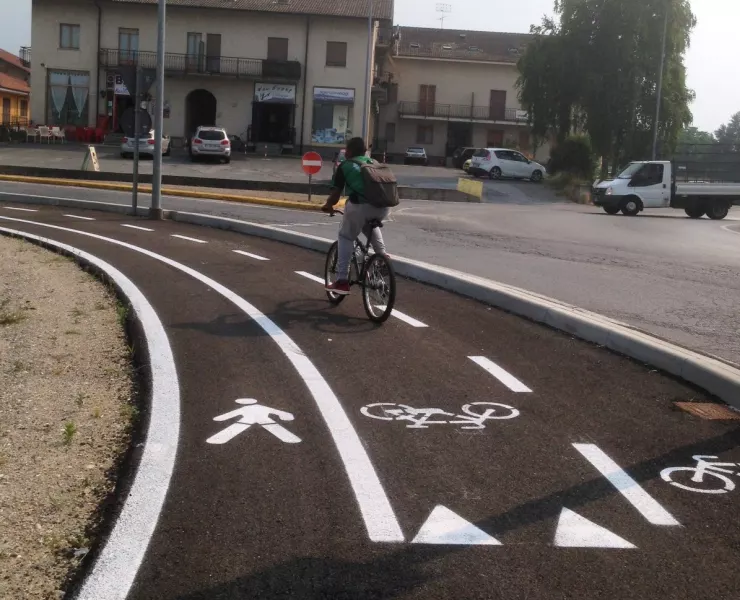 La pista ciclopedonale collega le rotatorie di Loreto e della zona artigianale