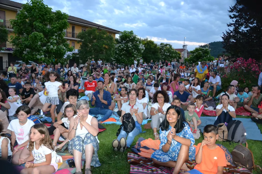 In tanti ieri sera per la serata di cinema all'aperto voluta dal CCR