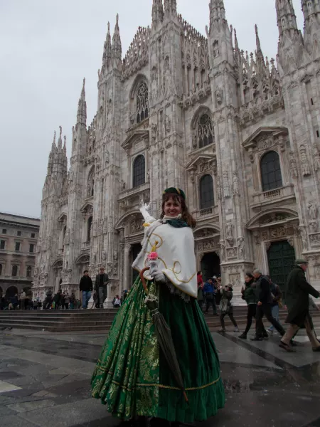 La Bella Antilia davanti al duomo di Milano