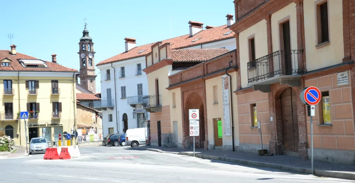 Piazza Regina Margherita su cui si affaccia la galleria Casa Francotto