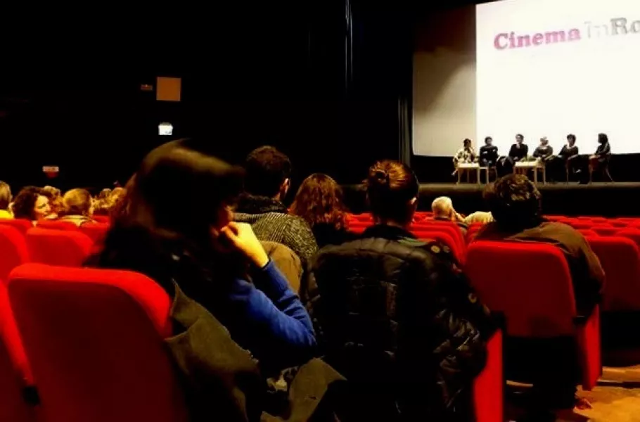 Un momento del dibattito post-proiezione della serata del 9 dicembre: da sinistra Simona Garino, Cristina Broseghini, Petra Senesi, Serena Mariano, Adonella Fiorito, Antonella Cordero