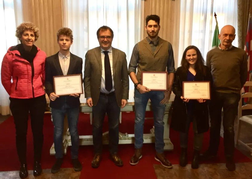 I premiati con il sindaco e gli assessori