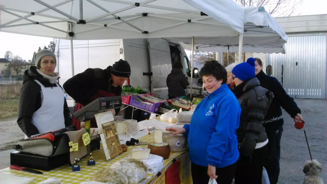 Il mercato frazionale a Castelletto si svolge ora la giovedì dalle ore 15 alle 18