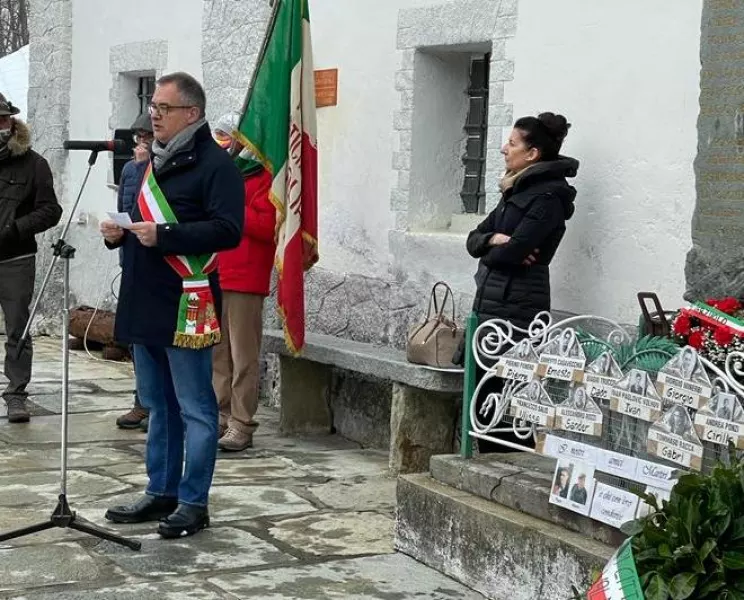 Il sindaco Marco Gallo ieri alla commemorazione dell'Eccidio di Valmala: “Celebrare oggi l’eccidio di Valmala a 77 anni da quella tragica giornata ha un significato profondo e molto attuale