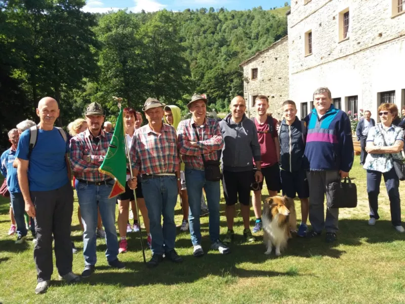 Un evento a Valmala con gli Alpini dell'Ana Busca e alcuni amministratori comunali