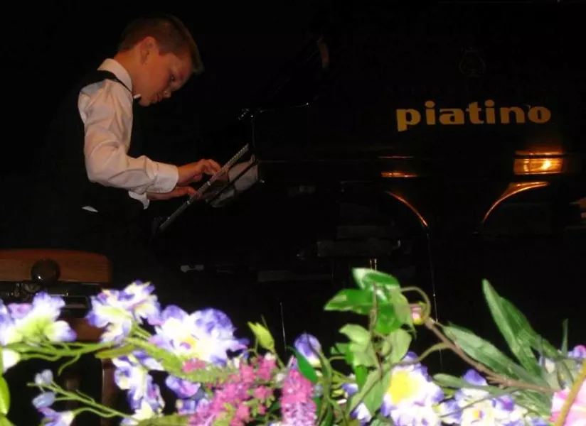 L'esibizione di un giovanissimo pianista durante la scorsa edizione del Concorso