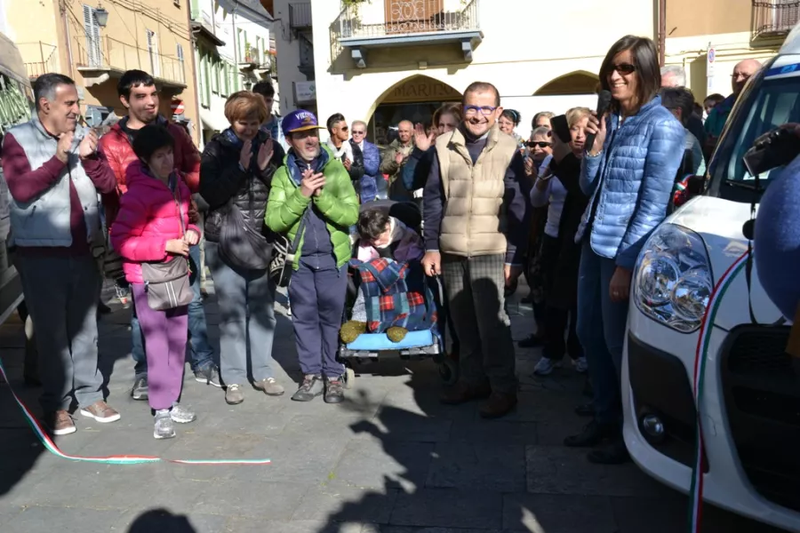 I ragazzi dei centri diurni per disabili di Busca e Carvasca hanno tagliato il nastro