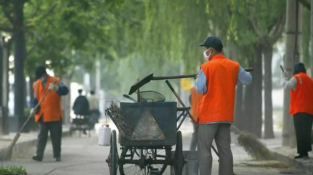 E' previsto che i cittadini in difficoltà economiche tali da non poter pagare le tasse locali possano ricompensare i Comuni prestando lavori utili alla comunità