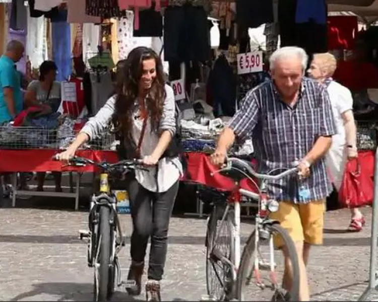 Stefania e Giangi si incontrano al mercato