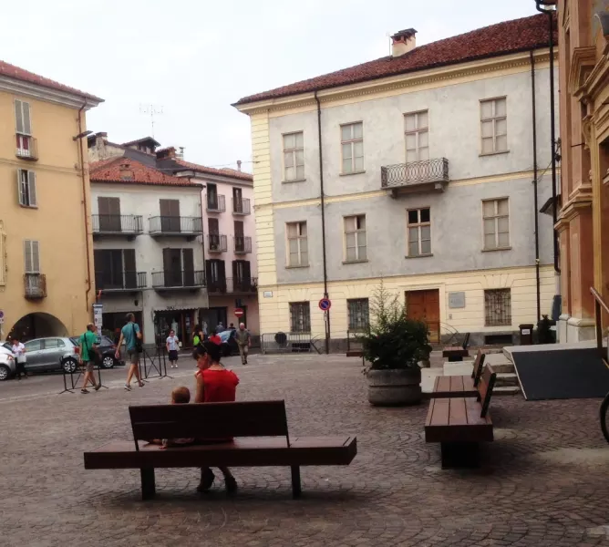 Periodo sperimentale  di zona pedonale in centro al sabato sera da 27 giugno al 1° agosto. Lo scopo è cercare soluzioni innovative per rilanciare il tessuto socio-economico  cittadino