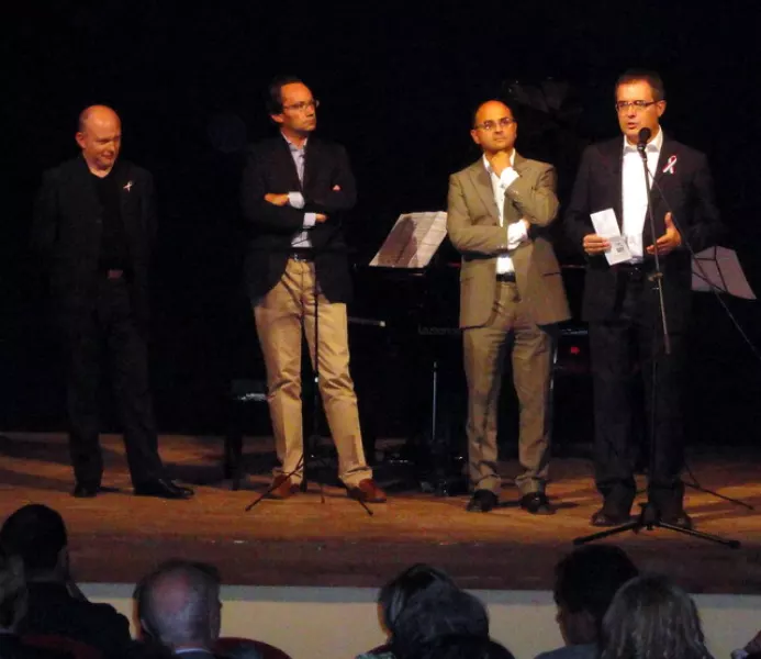 Da sinistra Antonello Lerda, presidente dell'associazione Amici della Musica, Fabrizio Pellegrino, presidente dell'associazione Marcovaldo, Luca Gosso, sindaco, e Marco Gallo, vice-sindaco e assessore alla Cultura, durante l'inaugurazione di venerdì 23 settembre