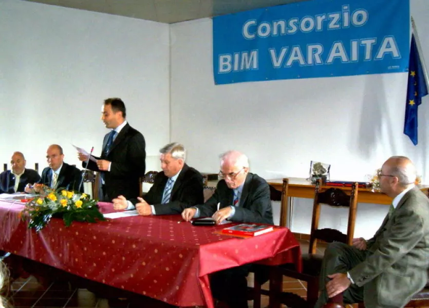 Il convegno tenutosi a Busca nell’autunno del 2006 in occasione del cinquantenario della fondazione del Bim Varaita durante il quale fu portata all’attenzione pubblica la questione della rivalutazione dei sovracanoni (la tariffa che gli enti pubblici privati che sfruttano l’energia elettrica della montagna devono versare agli enti locali)