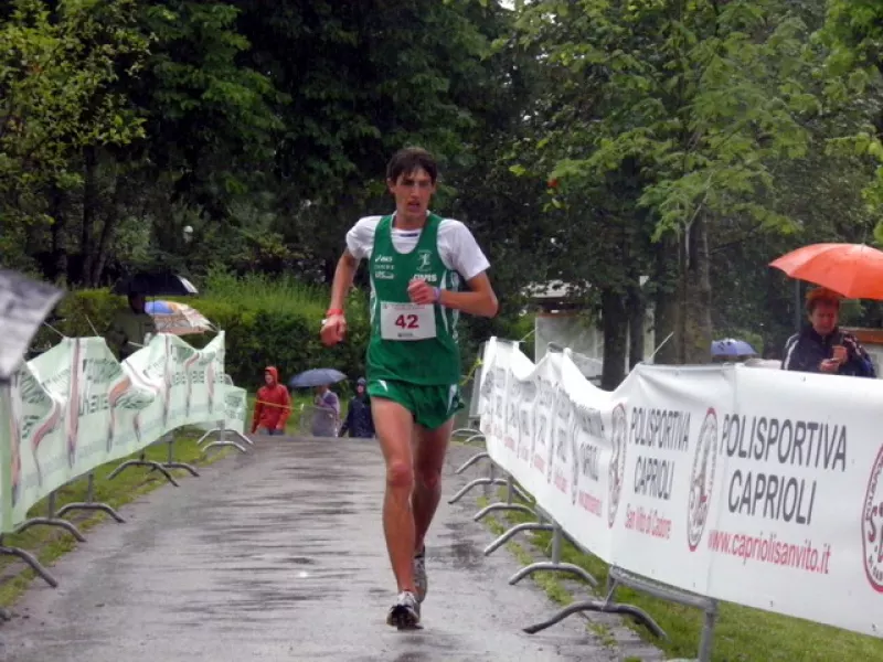 Giovanni Olocco in gara sotto la pioggia