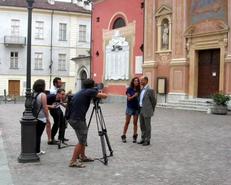 Intervista con il sindaco in piazza della Rossa, il salotto della città