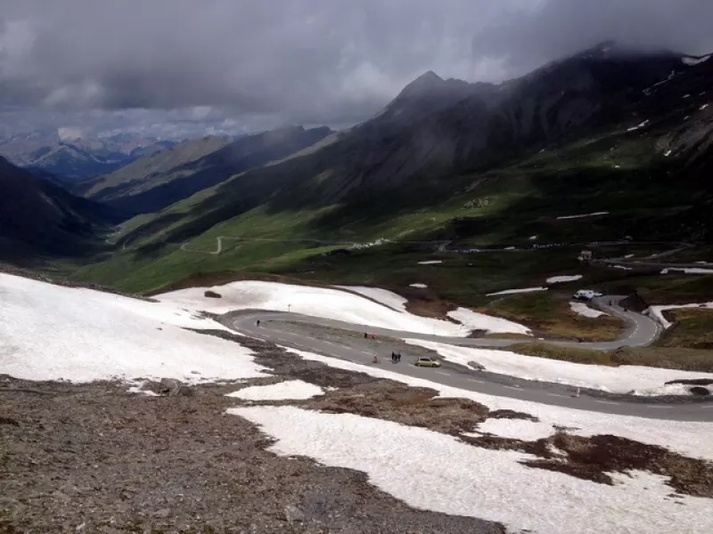 Panorama dal colle dell'Agnello ieri, in una giornata più autunnale che estiva